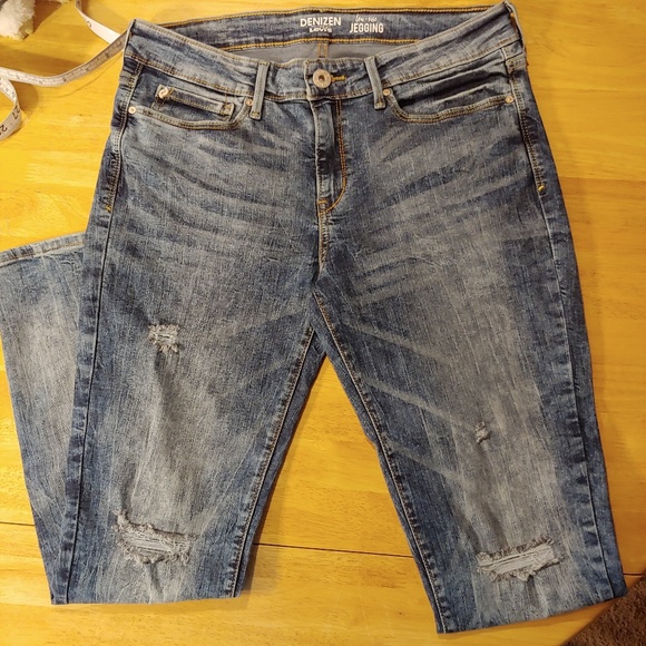 Denizen from Levi's Denim - Levi's Denizen. Jeggings. Low Rise. Straight Leg.